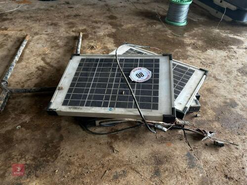 4 SOLAR PANEL AND STANDS