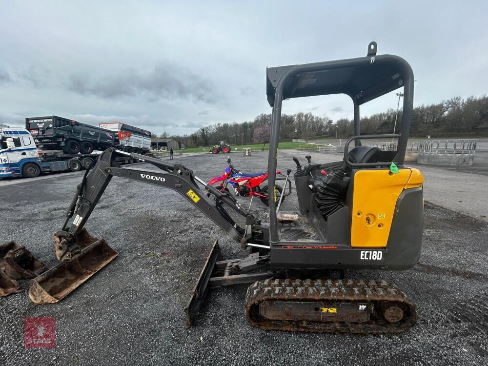 2017 VOLVO EC18D MINI DIGGER