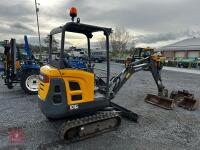 2017 VOLVO EC18D MINI DIGGER - 2