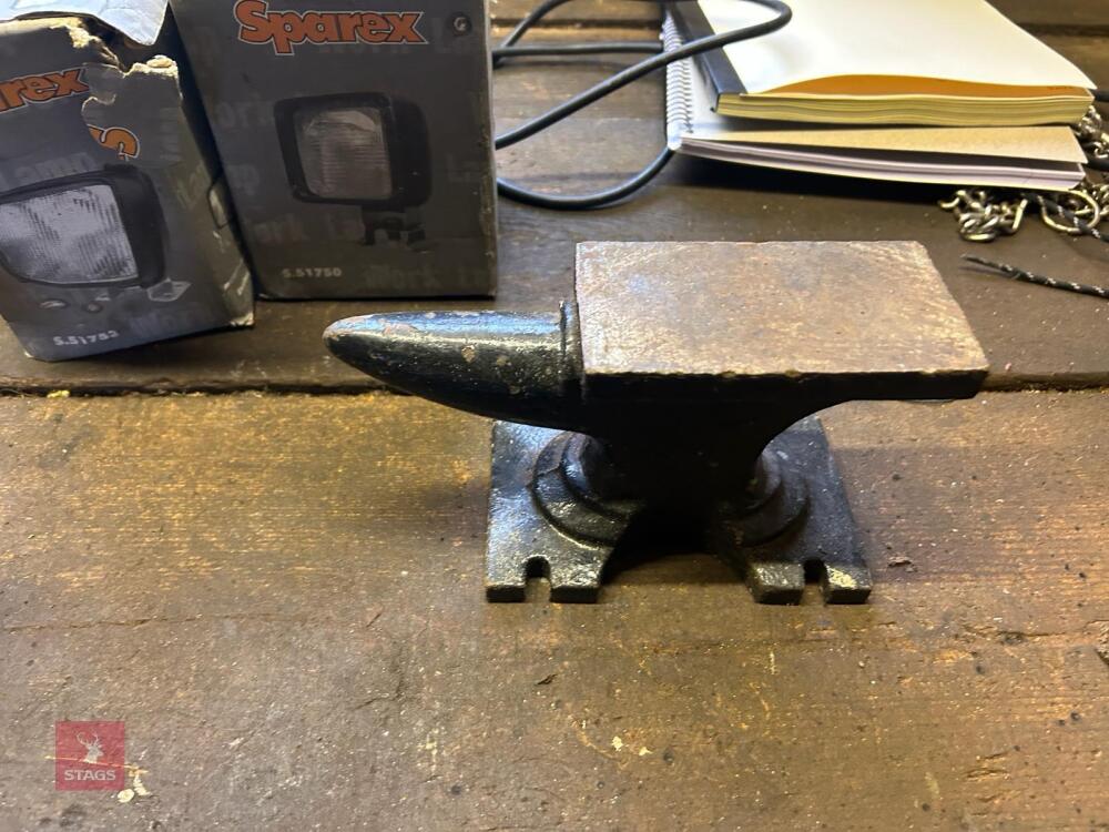 SMALL BENCH ANVIL