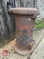 CAST IRON STOVE WITH ELABORATE DESIGN - 4