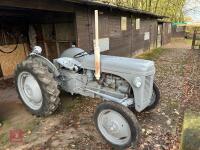 1953 FERGUSON T20 2WD TRACTOR (S/R) - 2