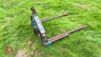 FLEMING 3PNT LINKAGE BALE CARRIER - 4