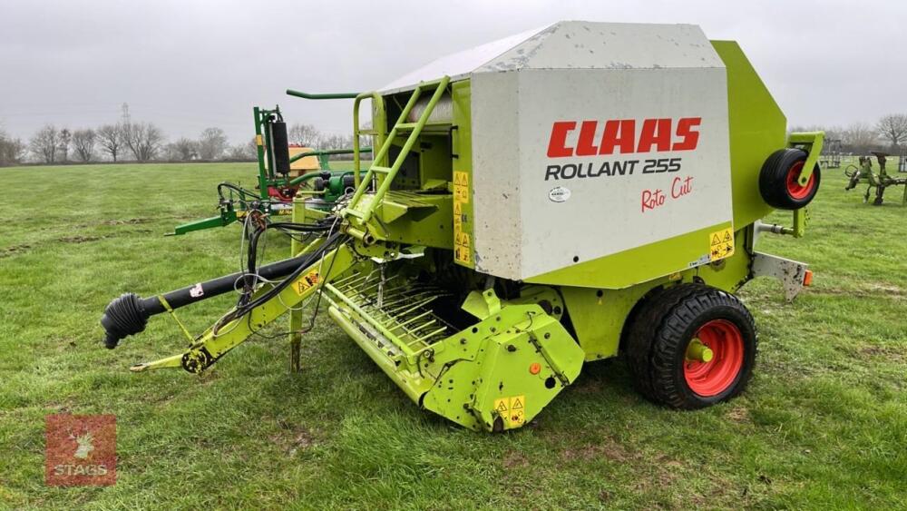 2004 CLAAS ROLLANT 244 ROTO CUT