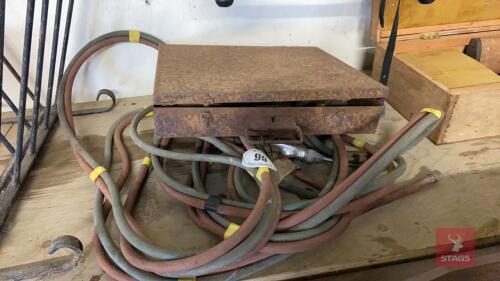 ACETYLENE GAS TORCH/HOSE/BOX OF NOZZLES
