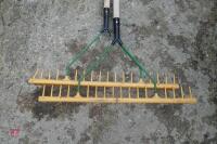 2 X CHELSWOOD PLASTIC RAKES - 3