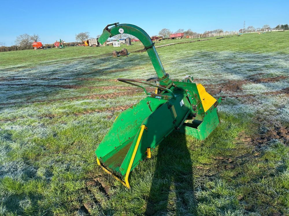 PTO MOUNTED CHIPPER