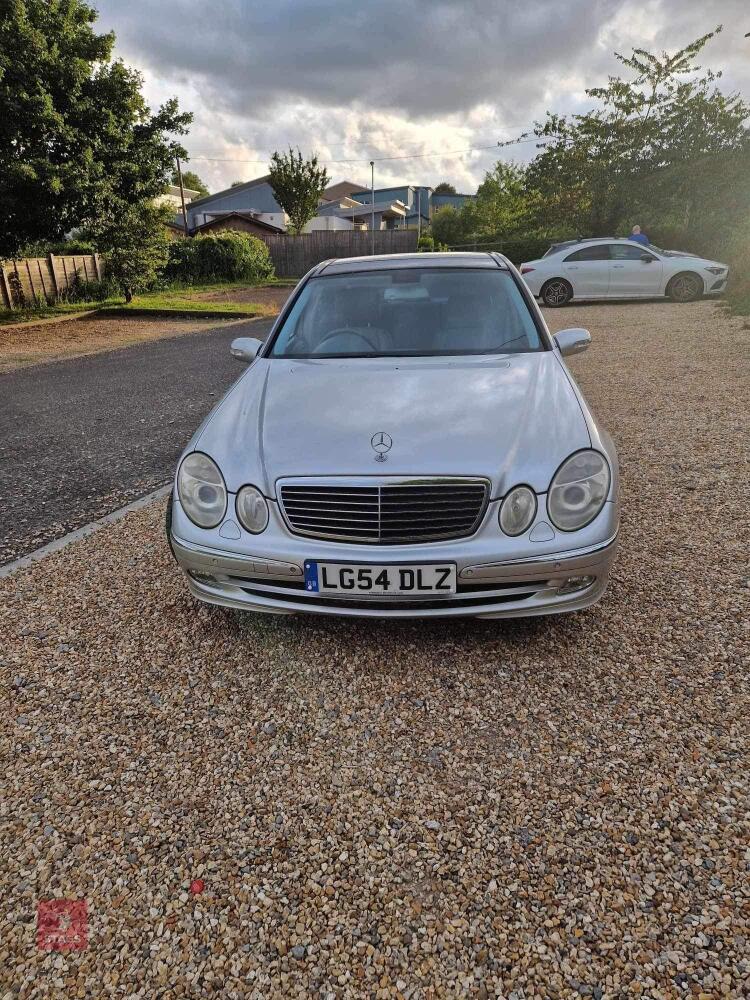 2004 MERCEDES BENZ E500 V8 CAR