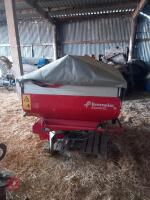 2001 KVERNELAND FERTILISER SPREADER - 11