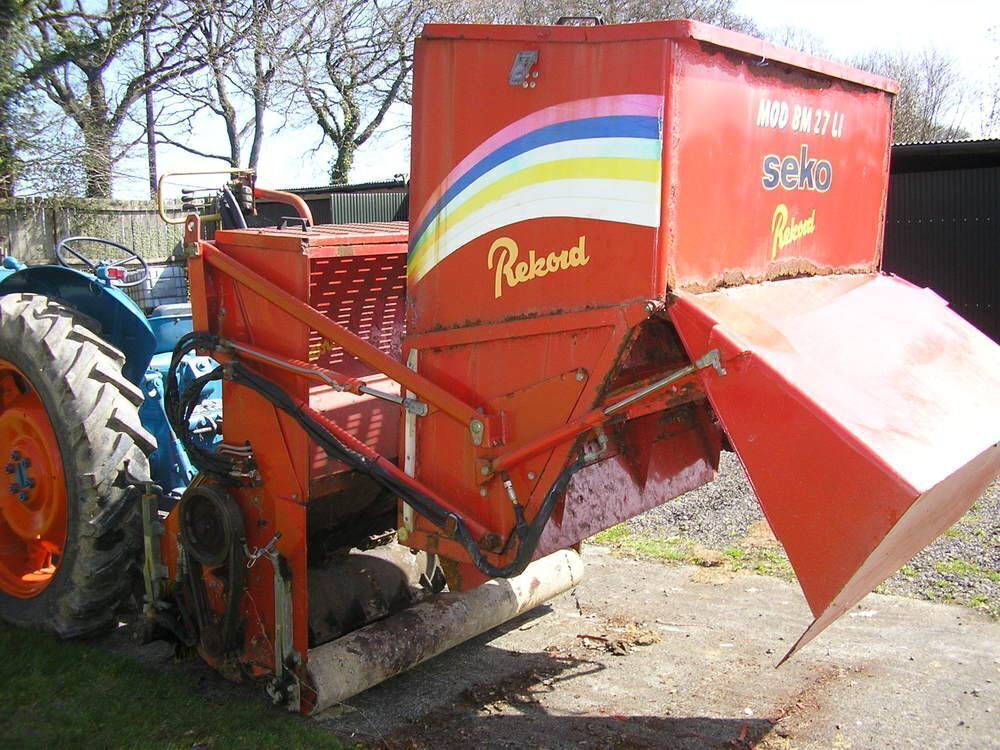 2001 SEKO BM27 HI-TIP TRACTOR LAWNMOWER