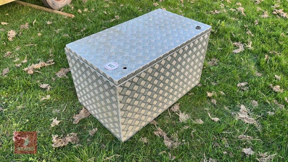 CHEQUER PLATE STORAGE BOX