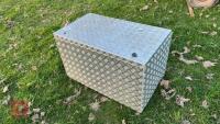 CHEQUER PLATE STORAGE BOX - 2