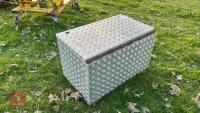 CHEQUER PLATE STORAGE BOX - 3