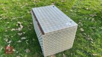 CHEQUER PLATE STORAGE BOX - 5