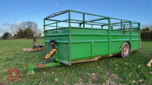 2007 ROLLAND 21' DM009 LIVESTOCK TRAILER