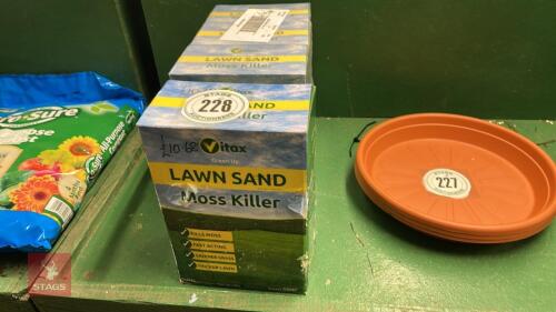 4 4KG BOXES OF MOSS KILLER LAWN SAND