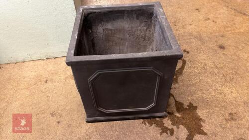 1 PLASTIC COMPOSITE PLANT POT