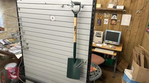 1 HILKA LARGE SPADE