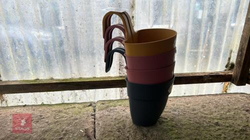 4 PLASTIC HOOK ON PLANT FLOWER POTS