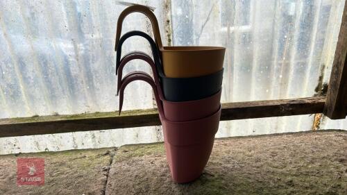 4 PLASTIC HOOK ON PLANT FLOWER POTS