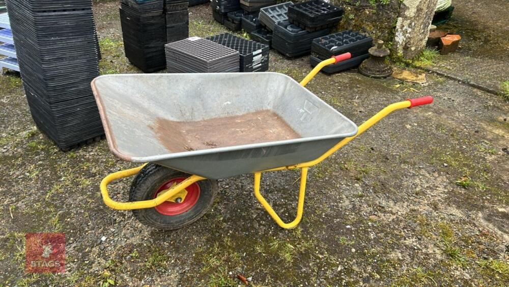 LARGE GARDEN WHEELBARROW