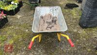 LARGE GARDEN WHEELBARROW - 4