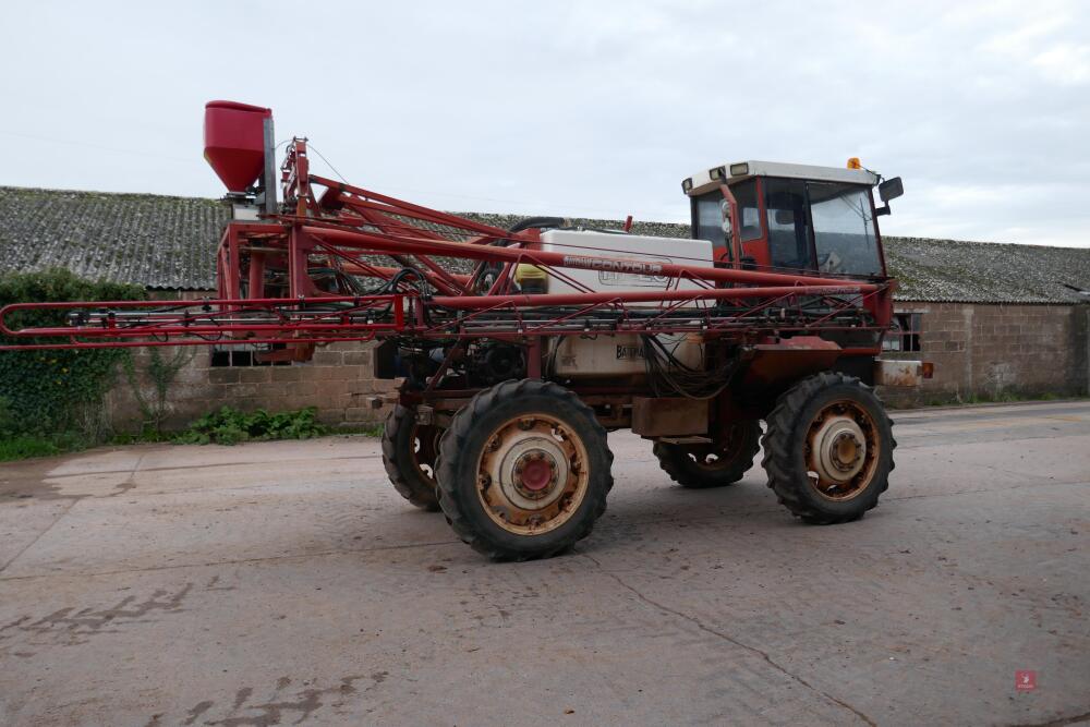 1991 BATEMAN HI-LO CONTOUR CROP SPRAYER