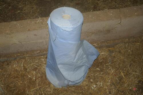 LARGE ROLL OF DAIRY WIPE