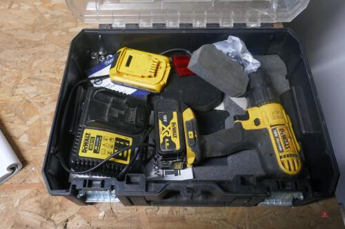 DEWALT 18V XR LI-ION DRILL