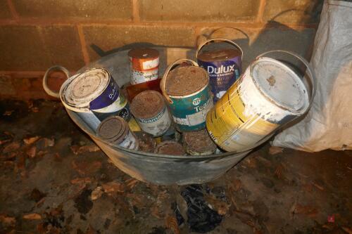 TIN BATH C/W USED PAINT TINS