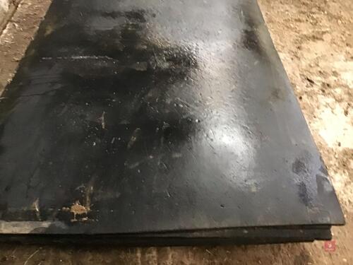 5 COW CUBICLE MATS