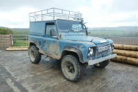 LAND ROVER DEFENDER 90 4WD TRUCK