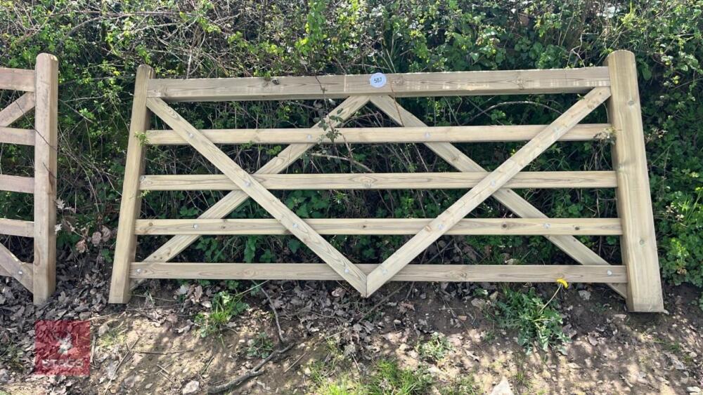 2.4M WOODEN GATE