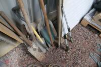 SPADES, SHOVELS, BRUSH & PRUNERS(58) - 7