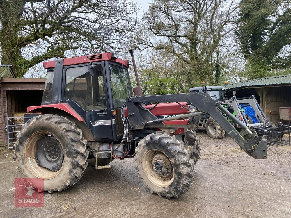 1983 CASE 885XL 4WD TRACTOR C/W LOADER