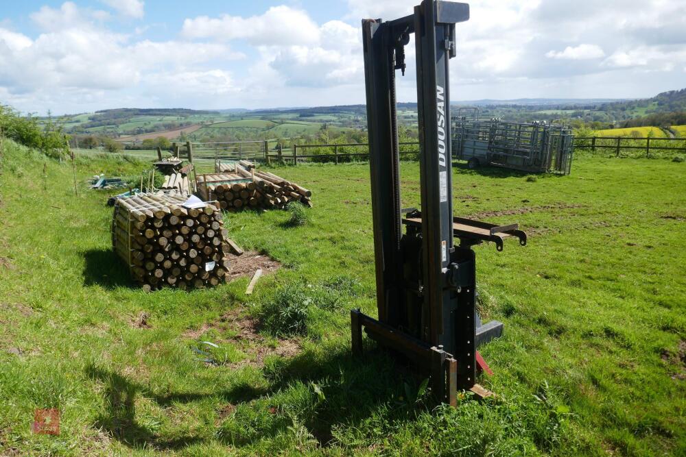 DOOSAN TRACTOR FORKLIFT