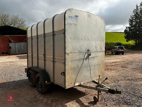 10' IFOR WILLIAMS LIVESTOCK TRAILER