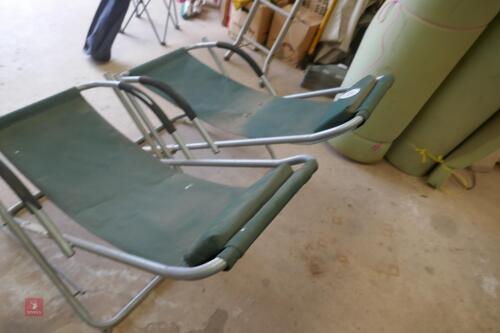 2 FOLDING LOUNGE CHAIRS (214)