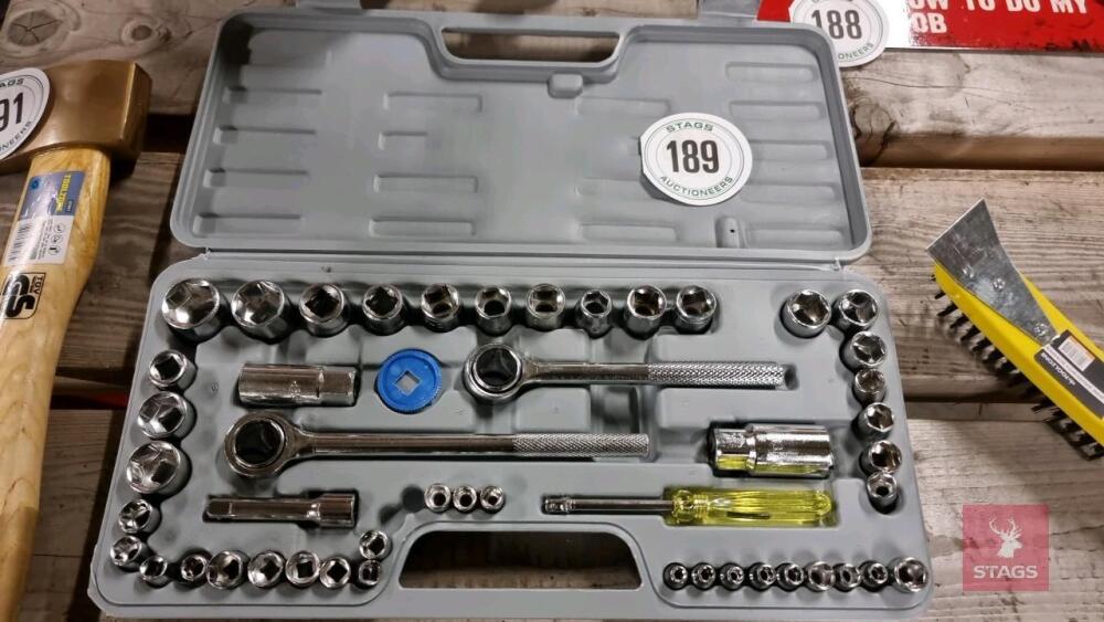 SOCKET SET