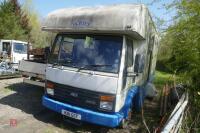 FORD CARGO 813 7.5T HORSE LORRY - 32