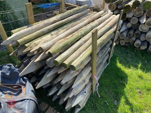 APPROX 80 ASSORTED FENCING STAKES