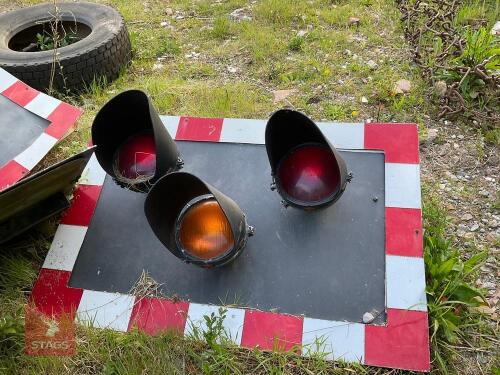 RAILWAY CROSSING WARNING LIGHTS S/R