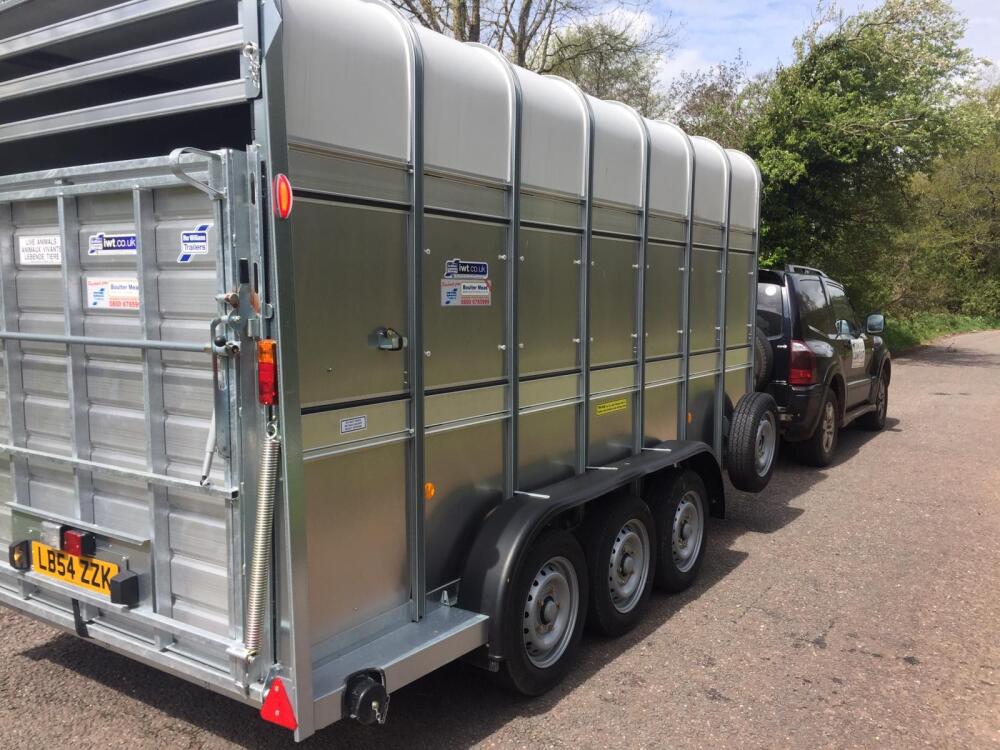 IFOR WILLIAMS TA510 14' STOCK TRAILER