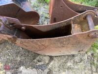 9'' DIGGER BUCKET - 2