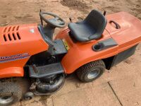 HUSQNARVA CT 130 RIDE ON LAWN MOWER