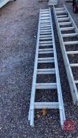 24' EXTENDING LADDER