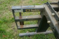 2015 ORIGINAL IMPLEMENTS BALE HANDLER - 12