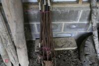 30 METAL ELECTRIC FENCE STAKES - 3