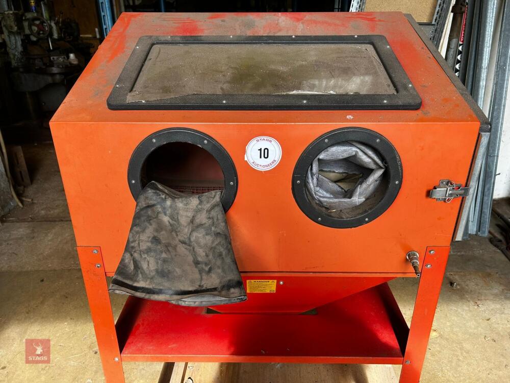 2007 CLARKE SB30 SAND BLASTING CABINET