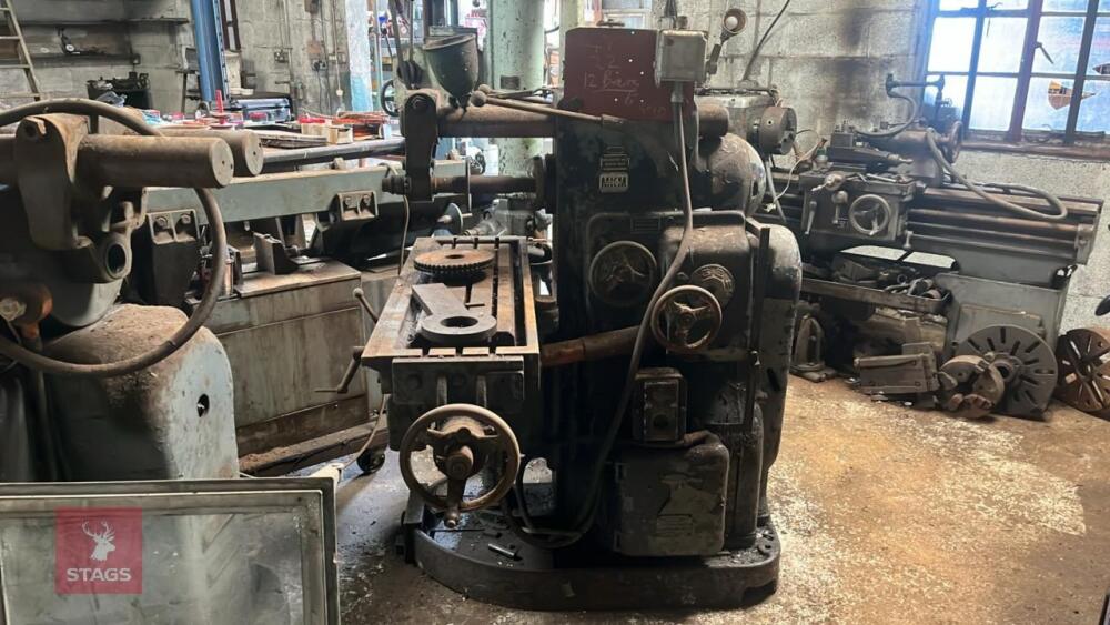 ARCHDALE HORIZONTAL MILLING MACHINE